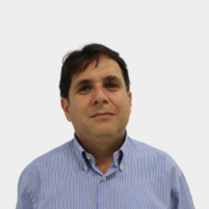 Professor Jabid Eduardo Quiroga Méndez of the School of Mechanical Engineering, UIS, is presented to the general public and the educational community. The photo was taken in close-up, with a white background, and the professor is positioned in the center.