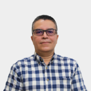 The professor of the School of Law and Political Science, René Álvarez Orozco, is presented to the general public and the educational community. The photo was taken in close-up, with a white background, and the professor is positioned in the center.