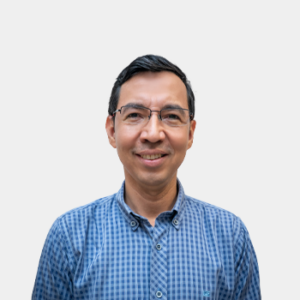Front photograph of Professor Allex Eduardo Alvarez