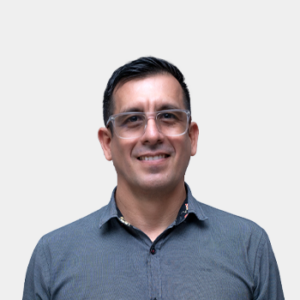 The photo was taken in the foreground, white background and the teacher German Adolfo Diaz is located in the centre.
