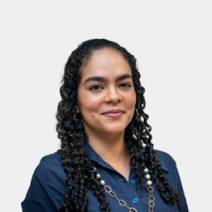 The photo was taken in the foreground, white background and the teacher Isabel Cristina Dominguez is located in the centre.