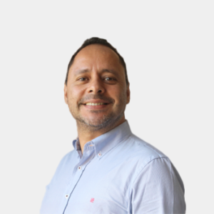 The photo was taken in the foreground, white background and the teacher Rafael Barragan is located in the centre.