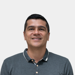 Front photograph of Professor Hernando Camargo Garcia