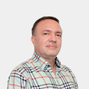 Front photograph of Professor Carlos Leonardo Beltrán Ríos