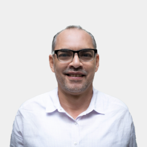 Front photograph of Professor Isaac Guerrero