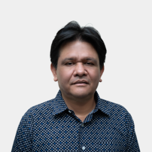 Front photograph of Professor Jorge Luis Navaro