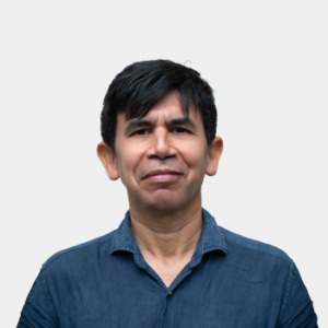 Front photograph of Professor Juan Ricardo Perilla