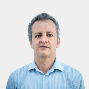 Front photograph of Professor Luis Pedraza