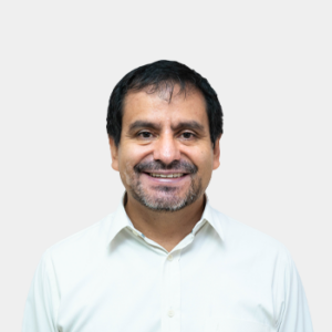 Front photograph of Professor Julio Roberto Pinzon