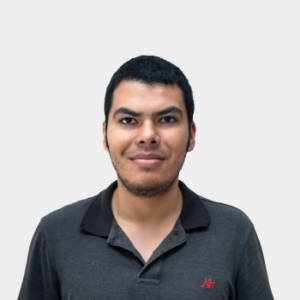 Fotografía frontal del profesor Andres Chacón
