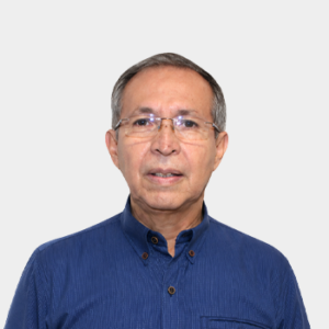 Front photograph of Professor Cesar Roa