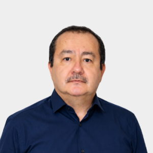 Front photograph of Professor Carlos Enrique Vecino