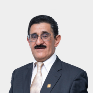 Fotografía frontal del profesor Emiliano Ariza