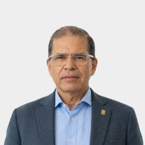 Fotografía frontal del profesor Gerardo Latorre Bayona