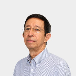 Front photograph of Professor Hugo Andrade Sosa