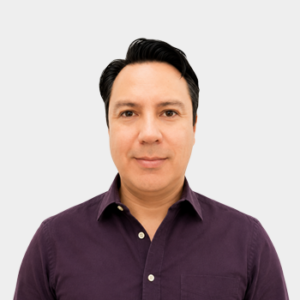 Fotografía frontal del profesor John William Capacho