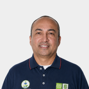 Fotografía frontal del profesor José Amaya Palacio