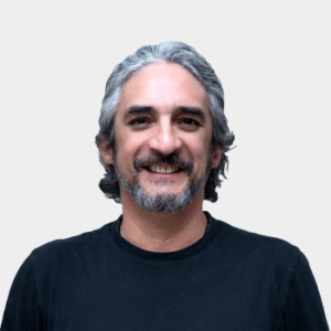 Fotografía frontal del profesor Jose Miguel Higuera Marin