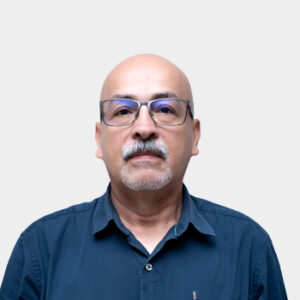 Fotografía frontal del profesor Juan Carlos Muñoz