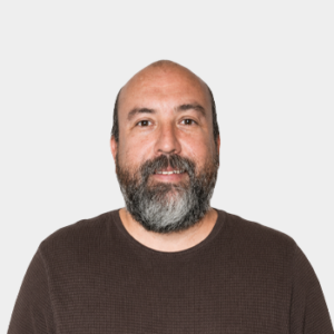 Fotografía frontal del profesor Julián Rodríguez Ferreira