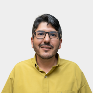 Fotografía frontal del profesor Manuel Prado