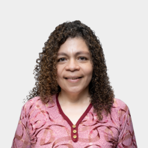 Fotografía frontal de la profesora Olga Uribe